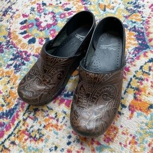 DANSKO Women’s Tooled Brown Leather Professional Clogs Slip On size: 36